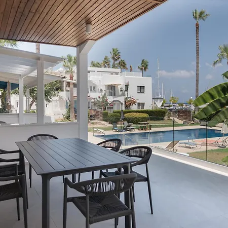 Avyra Residences Chrysakama Sea View アパート *